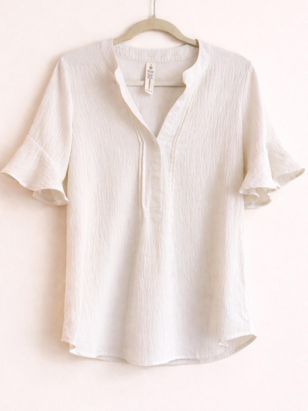 White Textured Flutter Sleeve Blouse – Size Small